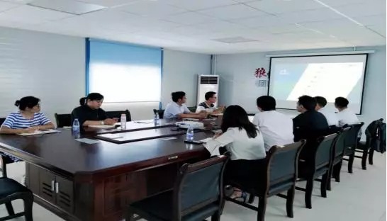 雙方就項(xiàng)目進(jìn)行合作洽談 雙方就項(xiàng)目進(jìn)行合作洽談