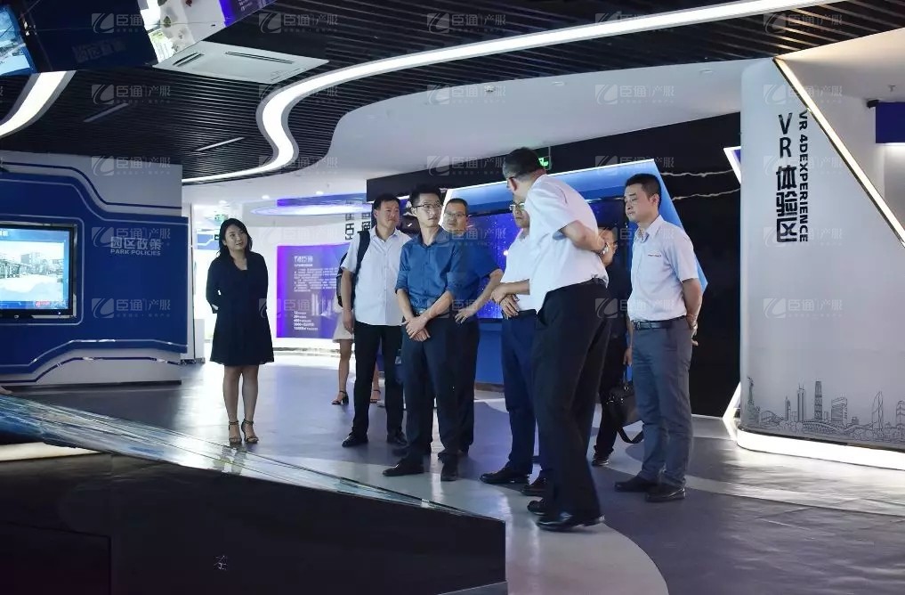 銅川市開發(fā)投資有限公司高層領(lǐng)導(dǎo)一行到訪臣通公司 銅川市開發(fā)投資有限公司高層領(lǐng)導(dǎo)一行到訪臣通公司